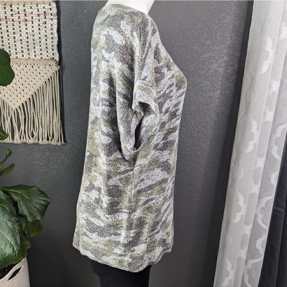 Bobeau Short Sleeve Hacci T-Shirt in Green Camo - Picture 6 of 10